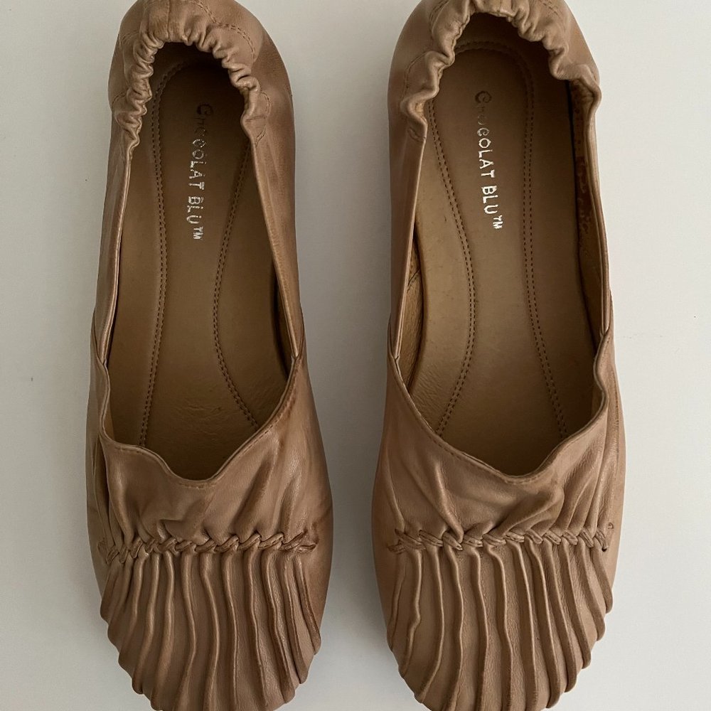 Chocolat Blu Camel color flats